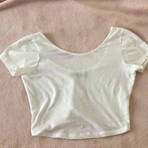 White cropped brandy Melville t shirt